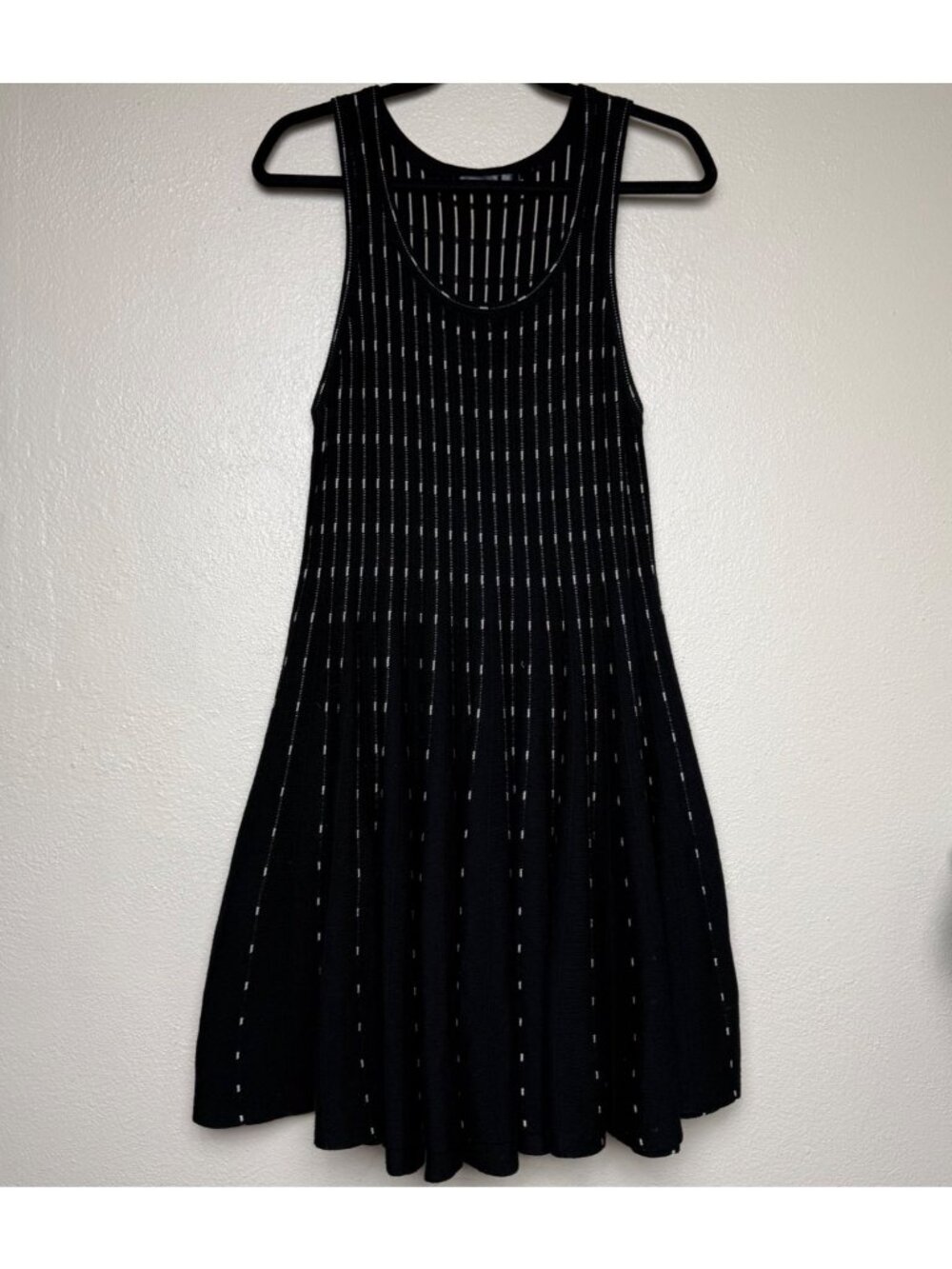 MAK Sweater Black & White Striped Knit Sleeveless Flattering A-Line Dress Sz M